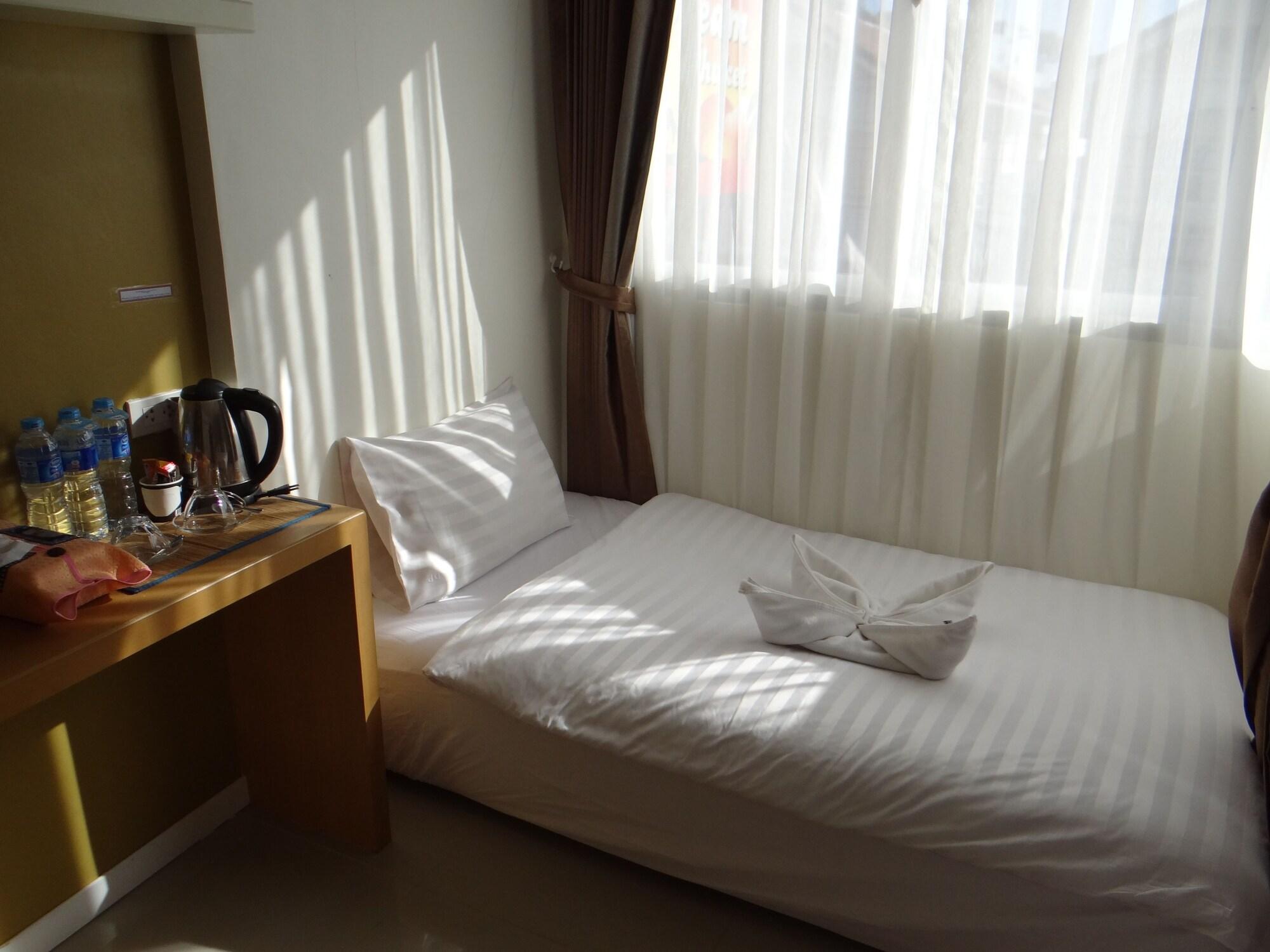 Tropical Sunset Hotel Patong Kültér fotó