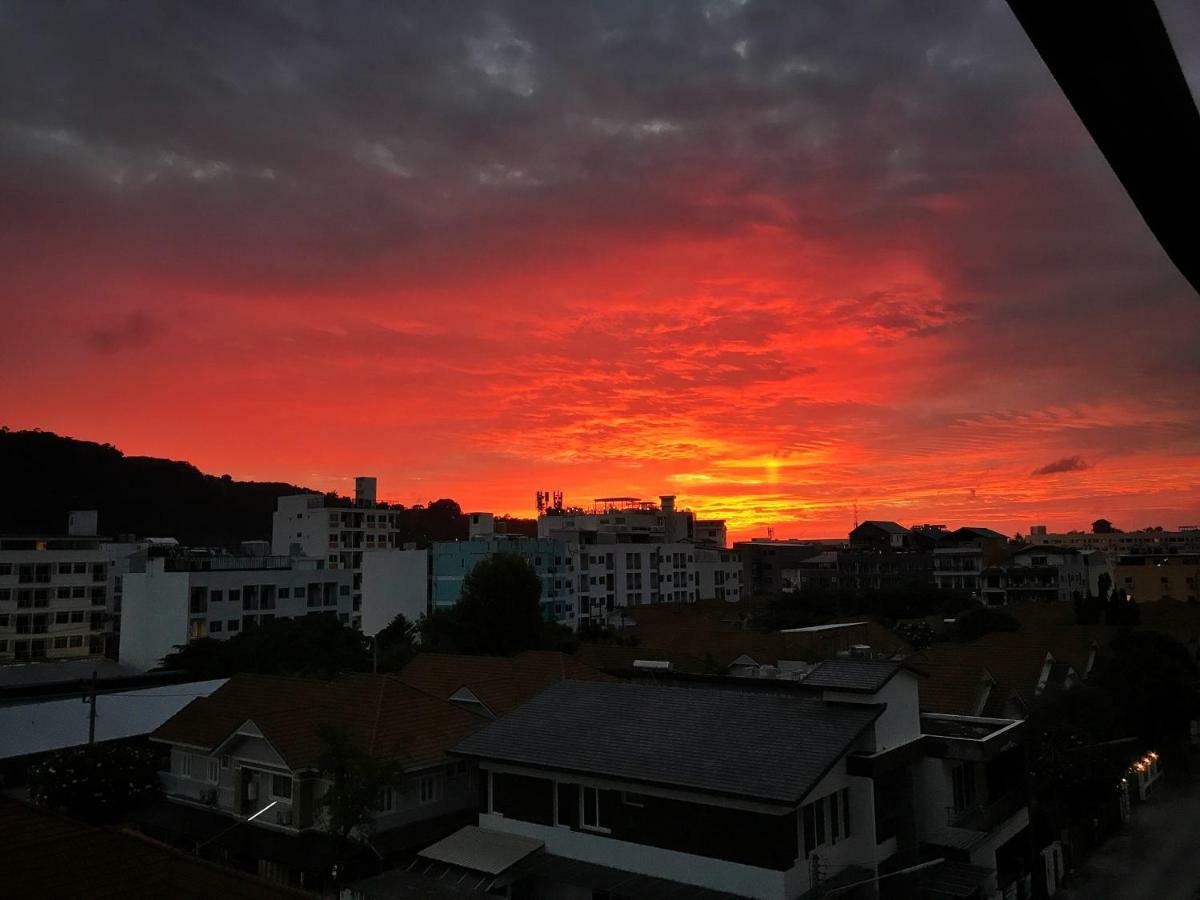 Tropical Sunset Hotel Patong Kültér fotó