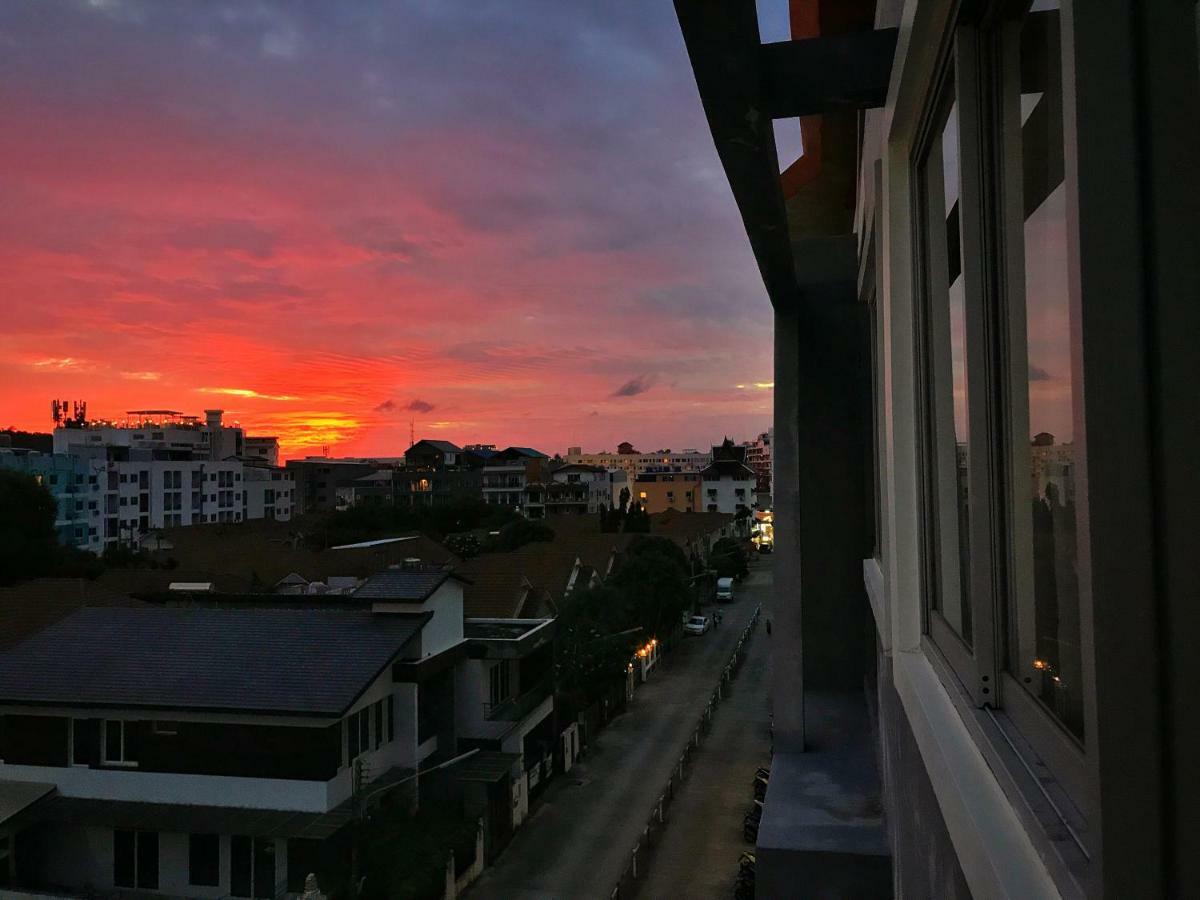 Tropical Sunset Hotel Patong Kültér fotó